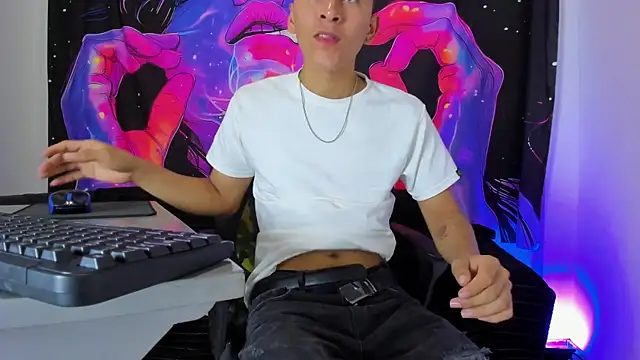 MAXXY CUTE online show from March 21, 5:12 pm