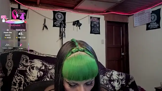 freyaa sorcerees online show from February 12, 5:57 am