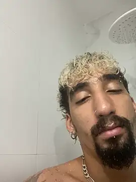 Snapshot of MrPickles696 chatting on March 11, 2:21 am MrPickles696 online show from March 11, 2:21 am