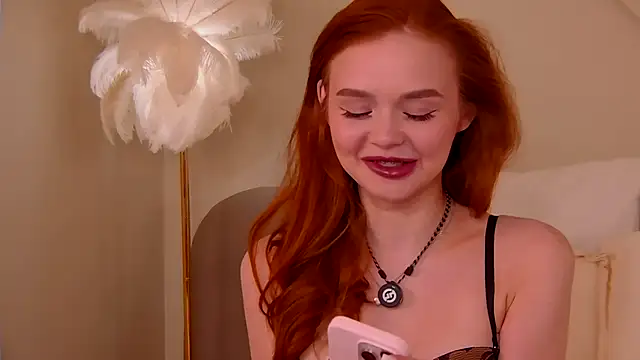 Snapshot of MiraBliss chatting on November 4, 5:45 pm MiraBliss online show from November 4, 5:45 pm