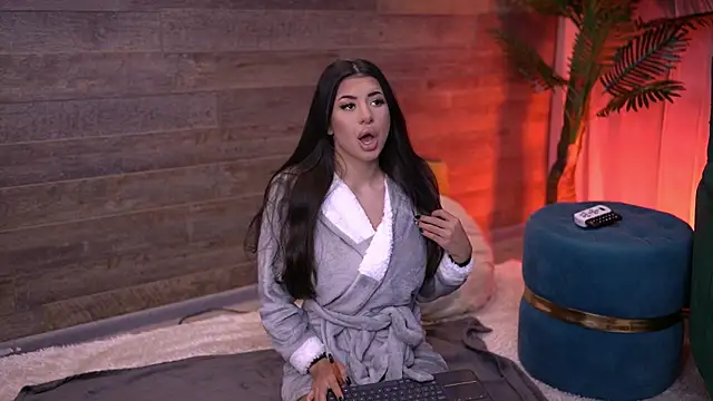 Snapshot of TanyaVonDe chatting on November 11, 5:46 pm TanyaVonDe online show from November 11, 5:46 pm