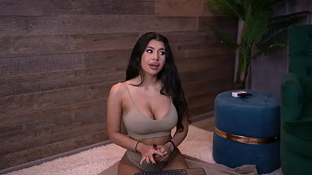 Snapshot of TanyaVonDe chatting on December 3, 6:39 pm TanyaVonDe online show from December 3, 6:39 pm