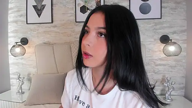 Snapshot of kanna_02 chatting on October 24, 11:28 am kanna 02 online show from October 24, 11:28 am