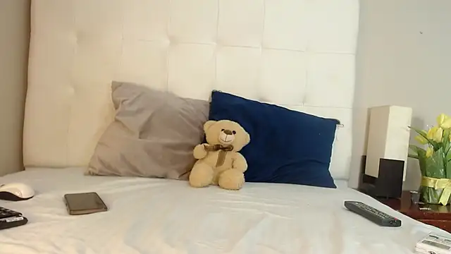 Snapshot of willow_smitt chatting on October 24, 1:07 pm willow smitt online show from October 24, 1:07 pm