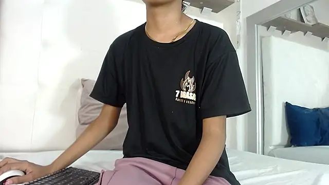 Snapshot of willow_smitt chatting on October 30, 1:01 pm willow smitt online show from October 30, 1:01 pm