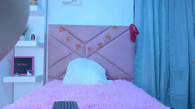 Snapshot of eva_sin18 chatting on September 11, 11:05 pm eva sin18 online show from September 11, 11:05 pm