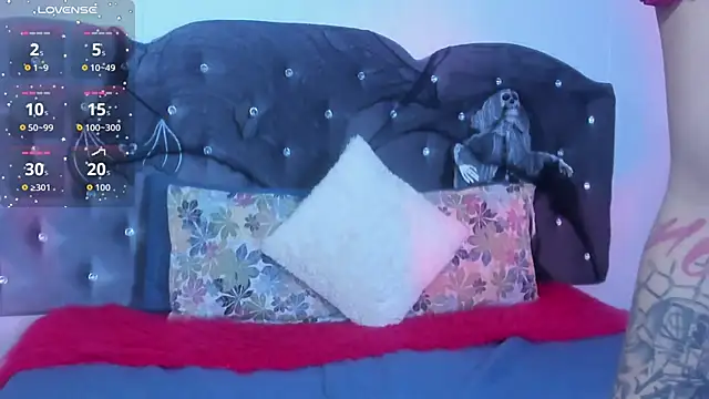 Lia Valmont online show from October 24, 12:23 pm