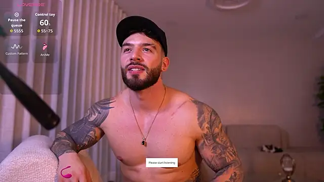 Snapshot of OLIVER_COLT chatting on October 30, 4:36 am OLIVER COLT online show from October 30, 4:36 am