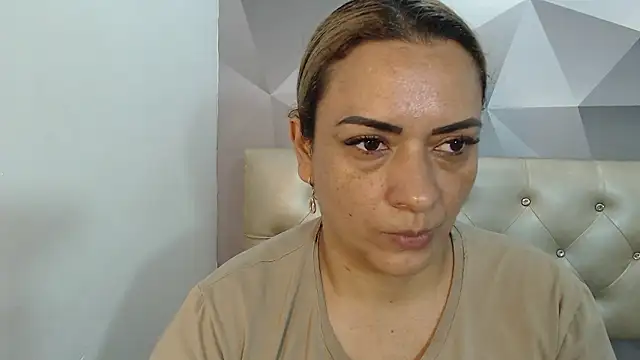 Snapshot of Milf-Prettyboobs chatting on January 16, 10:52 am Milf-Prettyboobs online show from January 16, 10:52 am