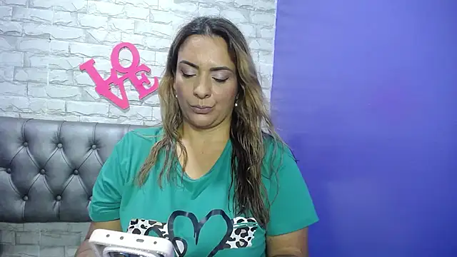 Milf-Prettyboobs online show from May 8, 5:29 pm