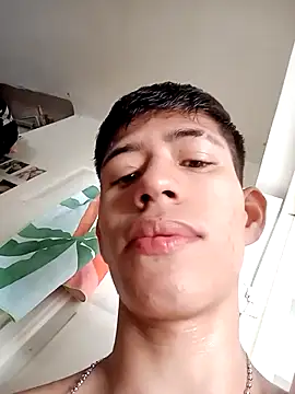 dareck 18 online show from February 11, 8:25 pm