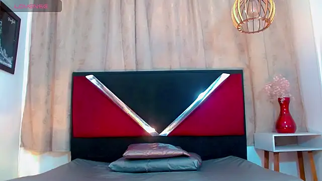 alexsandra kiss online show from July 25, 11:30 am