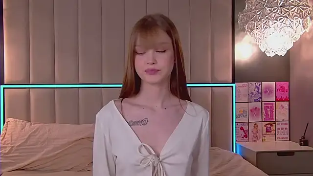 BellaSecrett online show from March 13, 2:33 pm