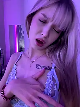 BellaSecrett online show from September 18, 2:30 pm