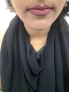 Snapshot of priya_00143 chatting on November 14, 2:43 am priya 00143 online show from November 14, 2:43 am