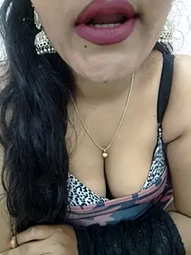 Snapshot of priya_00143 chatting on December 2, 4:29 am priya 00143 online show from December 2, 4:29 am