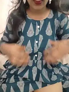 Snapshot of priya_00143 chatting on June 20, 6:11 pm priya 00143 online show from June 20, 6:11 pm