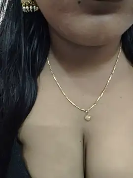 priya 00143 online show from July 17, 6:13 pm