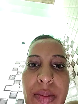 Snapshot of Hotty-Nidhi chatting on October 25, 3:03 am Hotty-Nidhi online show from October 25, 3:03 am