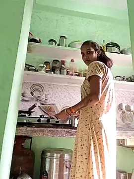 Snapshot of Hotty-Nidhi chatting on November 15, 4:21 am Hotty-Nidhi online show from November 15, 4:21 am