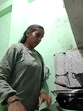 Snapshot of Hotty-Nidhi chatting on November 19, 5:24 pm Hotty-Nidhi online show from November 19, 5:24 pm