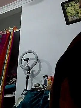 Snapshot of Hotty-Nidhi chatting on November 30, 3:27 pm Hotty-Nidhi online show from November 30, 3:27 pm