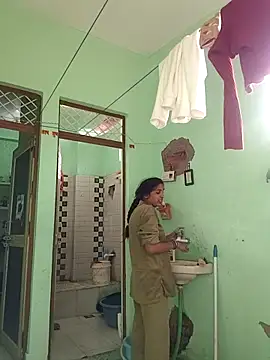 Snapshot of Hotty-Nidhi chatting on December 4, 3:16 am Hotty-Nidhi online show from December 4, 3:16 am