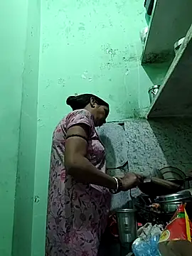 Hotty-Nidhi online show from February 25, 3:43 pm