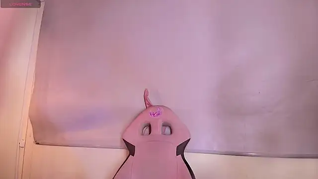 Snapshot of adara_evanss chatting on November 27, 8:00 pm adara evanss online show from November 27, 8:00 pm