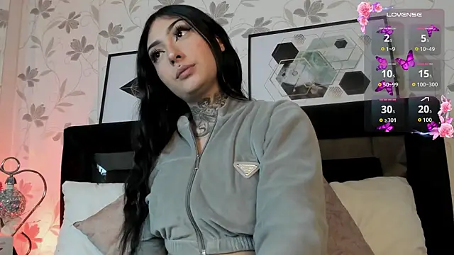 Snapshot of Lilith_Thompson chatting on September 26, 4:05 am Lilith Thompson online show from September 26, 4:05 am