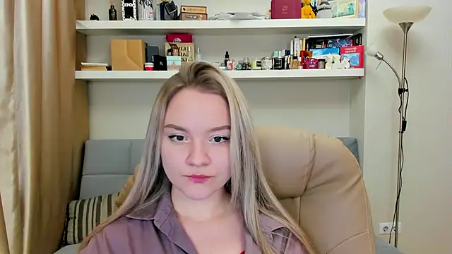 Snapshot of Kara_Smith_ chatting on December 2, 10:23 pm Kara Smith online show from December 2, 10:23 pm