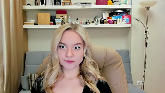 Snapshot of Kara_Smith_ chatting on February 22, 11:03 pm Kara Smith online show from February 22, 11:03 pm