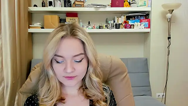 Snapshot of Kara_Smith_ chatting on March 14, 11:43 pm Kara Smith online show from March 14, 11:43 pm