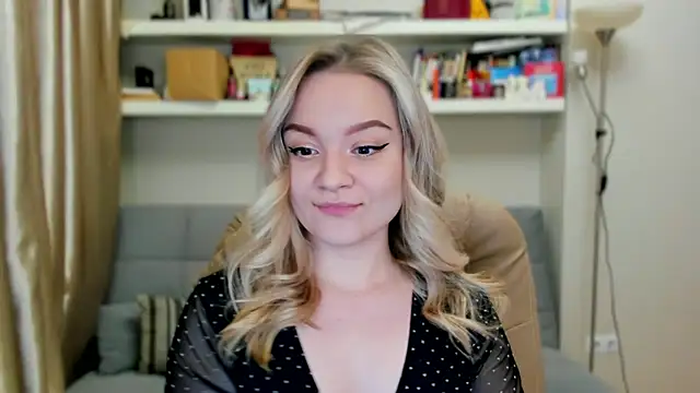 Snapshot of Kara_Smith_ chatting on November 8, 11:14 pm Kara Smith online show from November 8, 11:14 pm