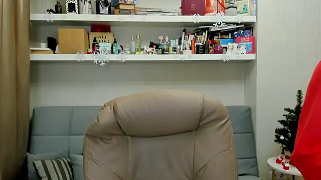 Snapshot of Kara_Smith_ chatting on December 17, 12:38 am Kara Smith online show from December 17, 12:38 am