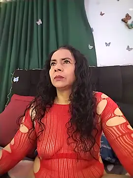 AlexaNovoa  online show from November 12, 12:55 am