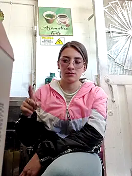 Snapshot of HOLY_DOLL chatting on September 11, 8:42 pm HOLY DOLL online show from September 11, 8:42 pm