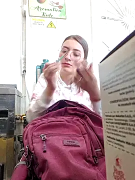 Snapshot of HOLY_DOLL chatting on September 13, 7:24 pm HOLY DOLL online show from September 13, 7:24 pm