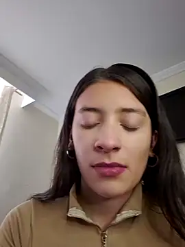 Snapshot of HOLY_DOLL chatting on October 7, 8:39 pm HOLY DOLL online show from October 7, 8:39 pm