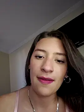 Snapshot of HOLY_DOLL chatting on October 15, 10:10 pm HOLY DOLL online show from October 15, 10:10 pm