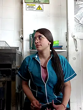 Snapshot of HOLY_DOLL chatting on October 18, 7:36 pm HOLY DOLL online show from October 18, 7:36 pm