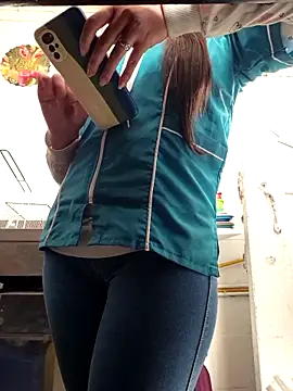 Snapshot of HOLY_DOLL chatting on November 6, 7:59 pm HOLY DOLL online show from November 6, 7:59 pm