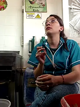 Snapshot of HOLY_DOLL chatting on November 7, 8:42 pm HOLY DOLL online show from November 7, 8:42 pm