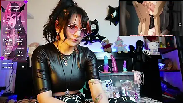 Snapshot of Devil_And_Princess chatting on June 25, 1:27 am Devil And Princess online show from June 25, 1:27 am