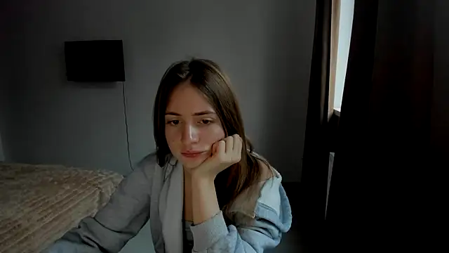 Snapshot of LilyHaart chatting on October 22, 4:35 am LilyHaart online show from October 22, 4:35 am