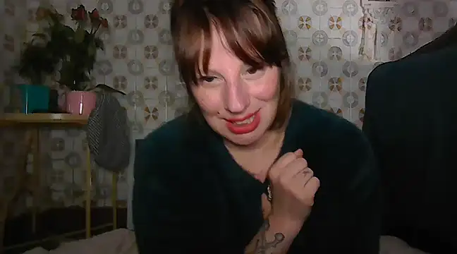 Snapshot of vitoriavaz chatting on March 16, 10:42 pm vitoriavaz online show from March 16, 10:42 pm