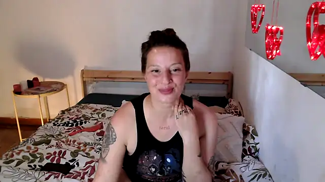 vitoriavaz online show from May 7, 11:26 am