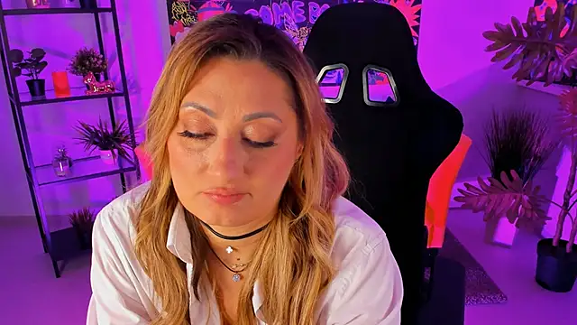 SarahAlluring online show from March 17, 3:07 pm