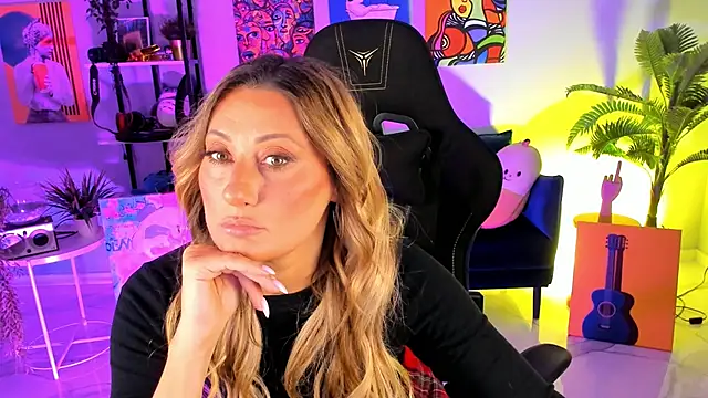 SarahAlluring online show from October 16, 12:28 pm