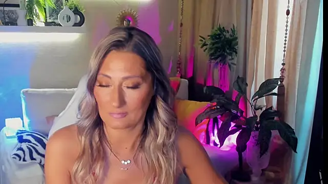 SarahAlluring online show from June 27, 3:17 pm